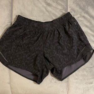 Lululemon Hotty hot short 4”